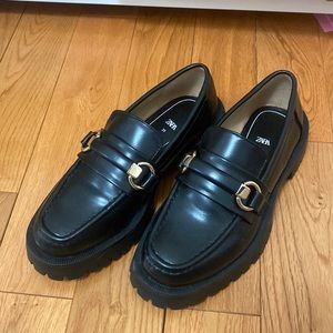 Zara Lug Sole Loafers 35 (Size 5)